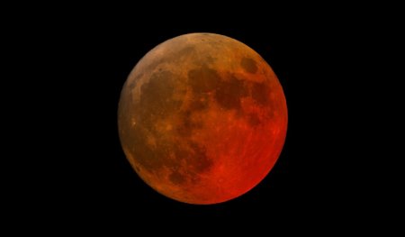 Eclipsa totala de <span style='background:#EDF514'>LUNA</span> pe 14 martie 2025. Ce se poate vedea din Romania