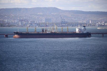 Capitanul navei care a intrat in coliziune in Marea Nordului cu un tanker care transporta combustibil pentru armata americana este cetatean rus. Acesta a fost arestat pentru omor din culpa