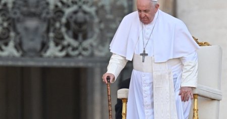 13 martie: Jorge Mario Bergoglio este ales papa si isi ia numele de Francisc. Este primul suveran potif din afara Europei si primul papa iezuit