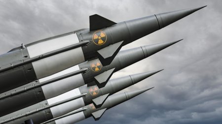 Statul din Europa care cere SUA sa <span style='background:#EDF514'>PLASE</span>ze arme nucleare pe teritoriul sau. O deplasare a infrastructurii NATO catre est