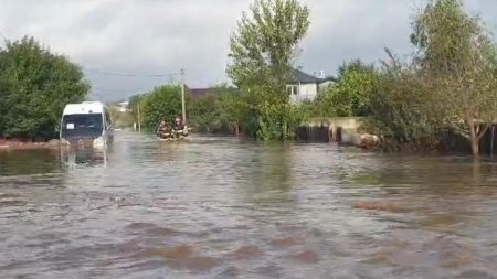 Cod galben de inundatii pe mai multe rauri din Transilvania si Moldova