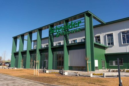 Schneider Electric extinde fabrica Duna Smart Systems din Dunavesce cu o investitie de 44 de milione de euro