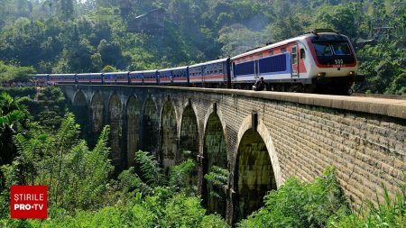 O turista chineza a fost grav <span style='background:#EDF514'>RANIT</span>a, dupa ce si-a scos capul pe fereastra unui tren pentru a face o fotografie