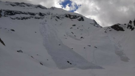 Mai multe avalanse au fost observate in zona Balea din Muntii Fagaras. Avertismentul specialistilor