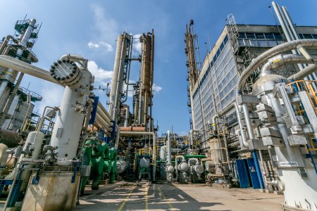 Unde verde pentru una dintre cele mai mare consolidari industriale: <span style='background:#EDF514'>ROMGAZ</span> cauta consultant pentru preluarea Azomures, cel mai mare producator de ingrasaminte chimice din Romania