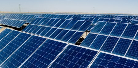 Entek, companie controlata de cel mai mare jucator industrial din Turcia, a finalizat preluarea unei centrale fotovoltaice de 214 MW dezvoltata in Romania, de la Econergy. Valoarea tranzactiei: 33,2 mil. euro