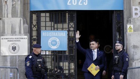 Candidatura lui George Simion a fost contestata la BEC, dupa ce campania sa de <span style='background:#EDF514'>STRAN</span>gere de semnaturi a fost acuzata ca incalca legea