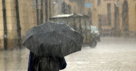 Alerta in doua regiuni din Italia din cauza ploilor abundente. Autoritatile avertizeaza ca situatia se va agrava