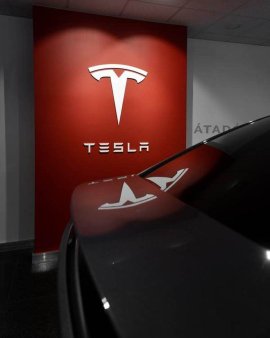 Tesla avertizeaza asupra riscului tarifelor de represalii, ca reactie la politicile comerciale ale lui <span style='background:#EDF514'>DONALD TR</span>ump