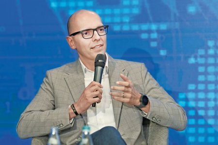 Banca Transilvania vine la ZF Capital Markets Summit. Luni, 17 martie, Aurel Bernat, director executiv investitii financiare si relatii cu investitorii, va vorbi despre expansiunea bancii si planurile de dezvoltare, perspective economice si politica de remunerare