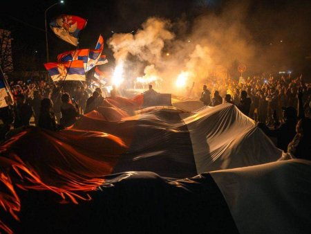 Violente sporadice, inaintea unui urias miting la Belgrad