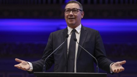 Victor Ponta spune ca renunta la cetatenia sarba, inaintea sedintei CCR unde se discuta contestatia la candidatura sa