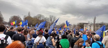 LIVE - TEXT Meeting Pro-Europa in Piata Victoriei