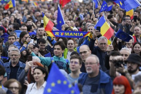 EuRo Manifest: Mii de persoane participa acum la manifestatia proeuropeana din Capitala