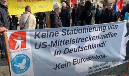 Protest la Berlin impotriva ridicarii limitelor privind cheltuielile pentru aparare