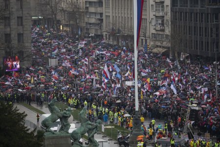 Protestele uriase din Belgrad, sus<span style='background:#EDF514'>TINUTE</span> de Novak Djokovic si de alti sportivi de renume ai Serbiei: Vrem o tara care functioneaza