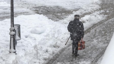 HARTA. ANM anunta lapovita si ninsori in majoritatea regiunilor, pana joi. Este Cod Galben de viscol in anumite zone, pana marti