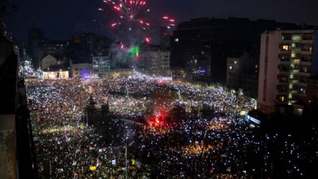 325.000 de persoane au protestat impotriva guvernului, la cel mai mare miting din istoria Serbiei. Ce vor oamenii si cum raspunde Vucic