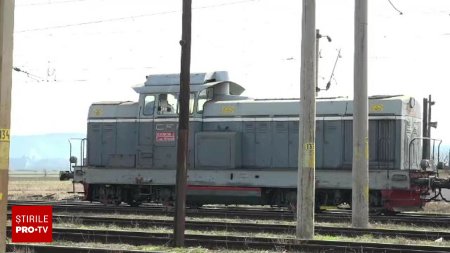 Un angajat CFR din Targu Mures a murit electrocutat in Gara Razboieni, dupa ce s-a urcat pe o locomotiva