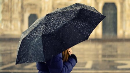 Val de frig in Bucuresti, de luni: ANM anunta temperaturi cu minus, ploi si lapovita. Prognoza meteo speciala pentru Capitala