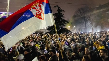 Roman la protestul urias din Belgrad: 