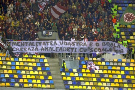 Toate mesajele galeriilor din FCSB - Rapid » Ironii taioase si 4 bannere INTERZISE de Jandarmerie: 