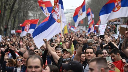 <span style='background:#EDF514'>MITING</span>-mamut in Serbia: peste 300.000, la manifestatiile impotriva Guvernului