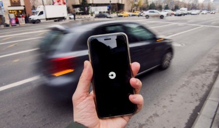 Peste o suta de soferi de Uber si Bolt din Bucuresti au lucrat fara contracte mai bine de un an