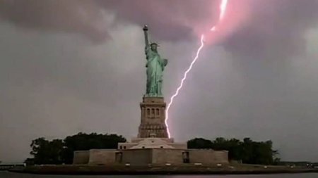 Trump e de vina: Dati-ne inapoi Statuia Libertatii, cere un europarlamentar francez