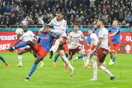 Antrenorul roman gasit cheia! Asa i-a facut Rapid fata FCSB-ului, cu om in minus: Aici a surprins