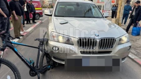 Biciclist minor lovit cu intentie de un BMW care l-a urmarit in trafic <span style='background:#EDF514'>IN CONSTANTA</span>. Doar instinctul l-a salvat