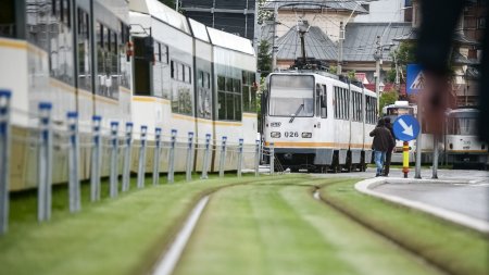 Controlor STB, batut de un barbat pe linia 10 de tramvai din Bucuresti. Atacatorul a fugit de la fata locului