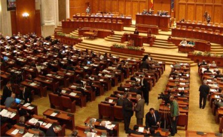 Senat: Moment de reculegere, in plen, pentru victimele tragediei din Macedonia de Nord