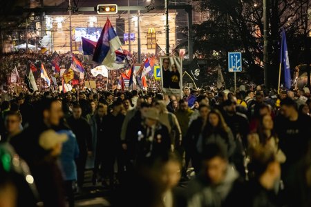 Marele protest de la Belgrad vazut din multime: Cratitele si tacerea care au speriat Puterea FOTOREPORTAJ