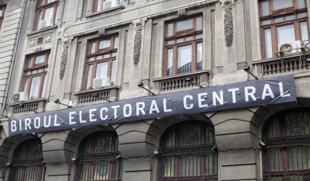 BEC cere stabilirea autenticitatii listelor de semnaturi ale unui candidat la alegerile prezidentiale: Pe toate declaratiile figureaza numele candidatului