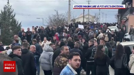 Se cauta in continuare raspunsuri dupa tragedia din <span style='background:#EDF514'>MACEDONIA</span> de Nord. Mii de oameni au protestat fata de sistem