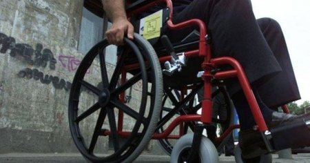 Caz tulburator in Romania: O femeie si-a inchis fiul cu handicap intr-o cusca de cinci metri patrati. Motivul invocat