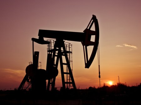 Toti ochii sunt pe pretul petrolului: Desi inca situatia geopolitica este incerta, analistii se asteapta ca pretul petrolului sa scada pana la 60 de dolari barilul de la 71 in prezent. De la inceputul anului, preturile au scazut cu 5%