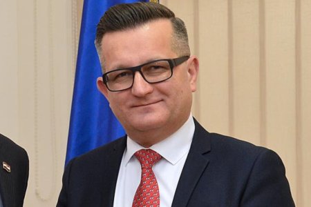 Florin Lazar Vladica, numit director al Oficiului Informatii Integrate de Bolojan, apropiatul unor personaje controversate din Romania