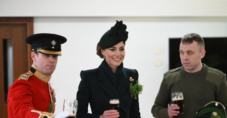 Si printesele beau bere! Kate Middleton, cot la cot cu soldatii