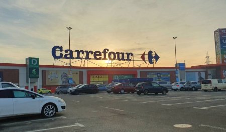 Produsele auto reduse pana la 20% pe care soferii romani le pot cumpara de la <span style='background:#EDF514'>CARREFOUR</span>