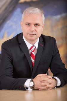 ZF 1.000 de motive pentru care businessul are incredere in Romania. Adrian Marin, CEO al Generali: Anticipam un an foarte provocator, cu surse de crestere limitate si o nevoie acuta de stabilitate legislativa si fiscala, dar mergand pe o abordare responsabila, Romania va continua sa beneficieze de incredere