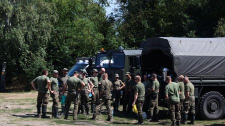 Militarii din Belarus, acuzati de violarea femeilor care incearca sa fuga in Polonia