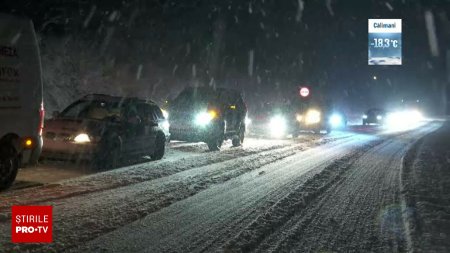 Iarna a revenit in forta in jumatate din Romania. Soferii au ramas cu masinile impotmolite in zapada