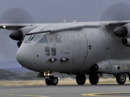 Un avion al Fortelor Aeriene Romane a dus 4 arsi din <span style='background:#EDF514'>MACEDONIA</span> la Bruxelles