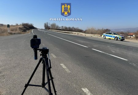 MAI: 13 soferi prinsi cu viteza, cercetati dupa ce au mintit ca la volan se aflau femei