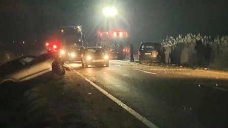 Accident grav pe DN7. Au fost implicate un camion si un autoturism