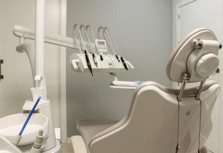 <span style='background:#EDF514'>CONSILIUL CONCURENTEI</span> verifica dentistii privind posibile intelegeri la pret