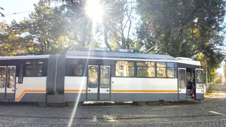 Mizerie si conditii insalubre: ANPC a oprit temporar din circulatie 23 de tramvaie