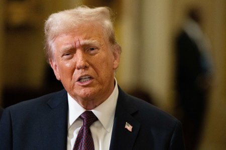 Decizie controversata: Donald Trump semneaza joi un ordin executiv pentru <span style='background:#EDF514'>DESFIINTARE</span>a departamentului de educatie